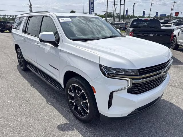 2021 Summit White Chevrolet Suburban RST RWD SUV
