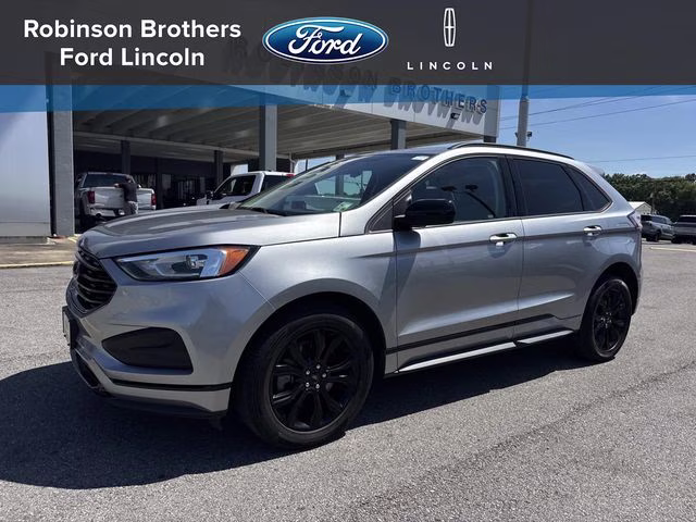 2022 Silver Metallic Ford Edge SE AWD SUV