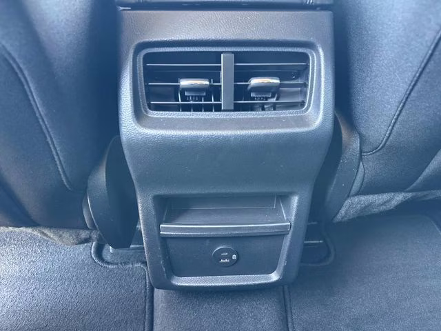 2022 Silver Metallic Ford Edge SE AWD SUV