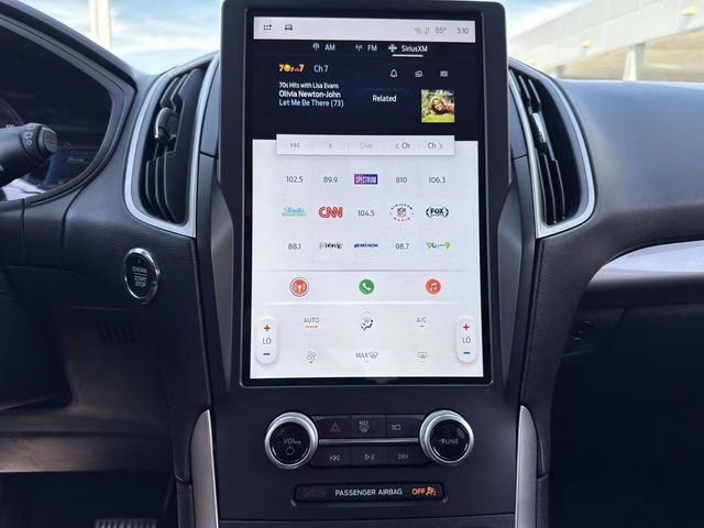 2022 Silver Metallic Ford Edge SE AWD SUV