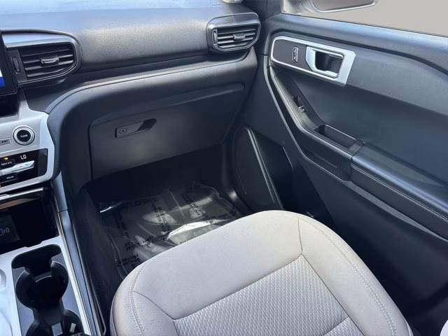 2021 Oxford White Ford Explorer Base RWD SUV