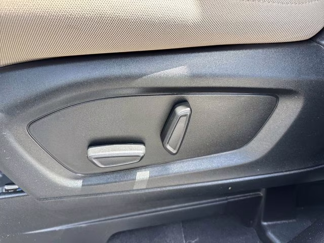 2021 Oxford White Ford Explorer Base RWD SUV