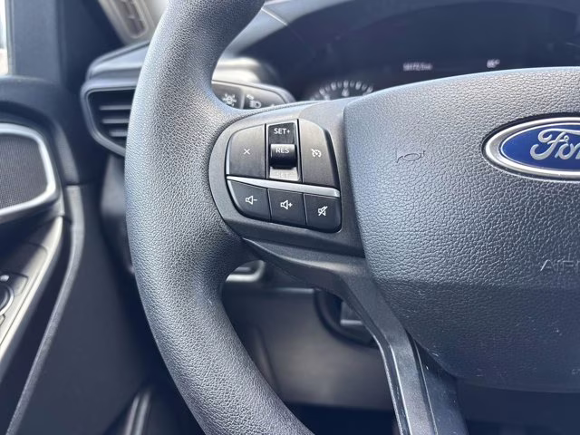 2021 Oxford White Ford Explorer Base RWD SUV
