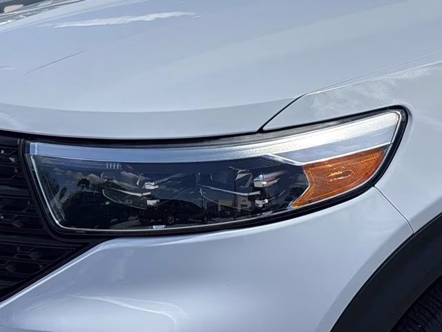 2021 Oxford White Ford Explorer Base RWD SUV