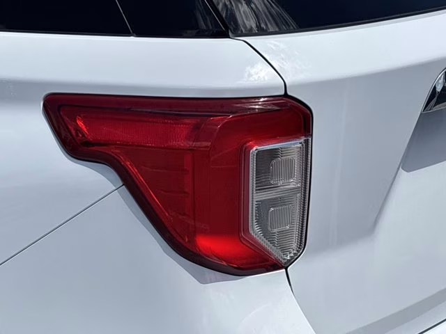 2021 Oxford White Ford Explorer Base RWD SUV