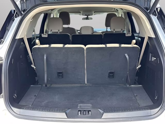 2021 Oxford White Ford Explorer Base RWD SUV