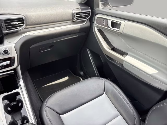 2023 Blue Metallic Ford Explorer XLT RWD SUV