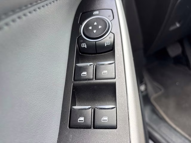 2023 Blue Metallic Ford Explorer XLT RWD SUV