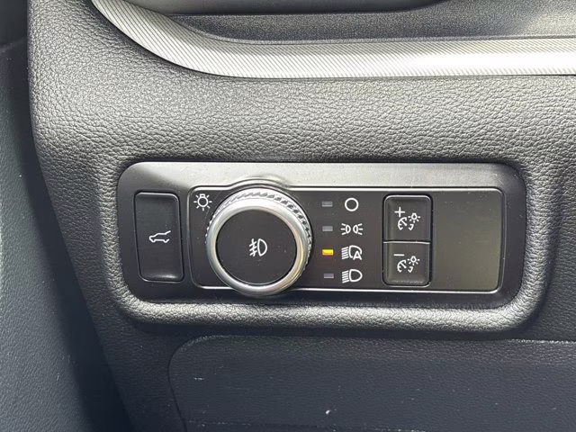 2023 Blue Metallic Ford Explorer XLT RWD SUV