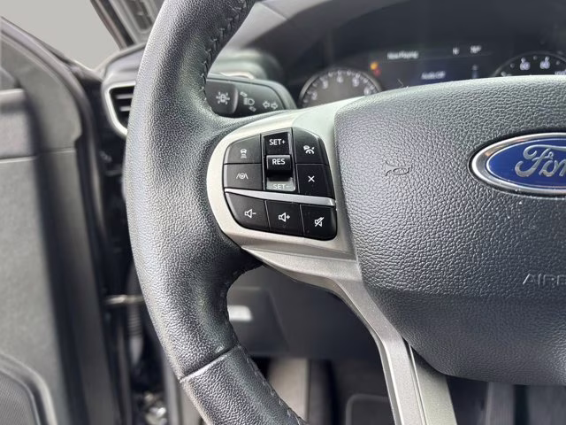 2023 Blue Metallic Ford Explorer XLT RWD SUV