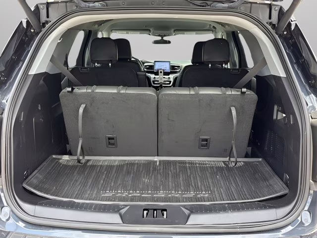 2023 Blue Metallic Ford Explorer XLT RWD SUV