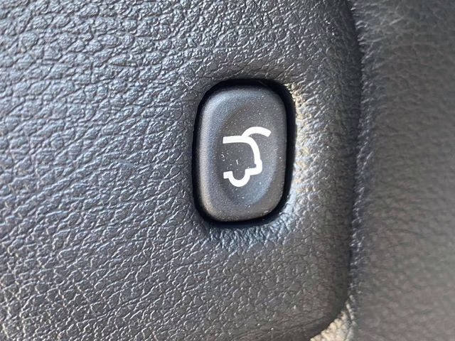 2020 Bright White Clearcoat Jeep Grand Cherokee Altitude RWD SUV