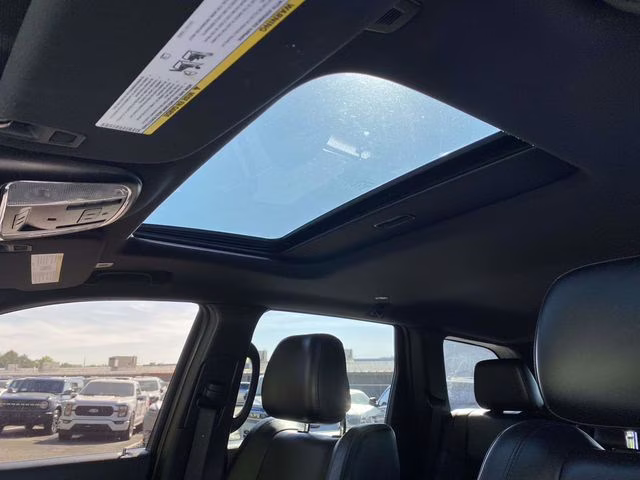 2020 Bright White Clearcoat Jeep Grand Cherokee Altitude RWD SUV