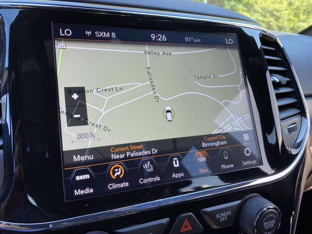 2020 Bright White Clearcoat Jeep Grand Cherokee Altitude RWD SUV