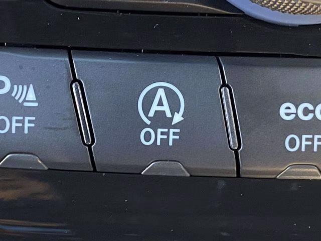 2020 Bright White Clearcoat Jeep Grand Cherokee Altitude RWD SUV