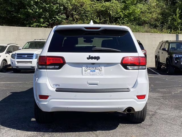 2020 Bright White Clearcoat Jeep Grand Cherokee Altitude RWD SUV
