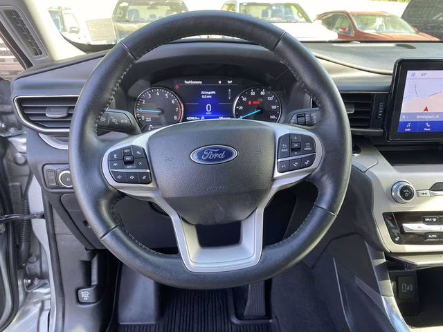 2023 Iconic Silver Metallic Ford Explorer XLT RWD SUV