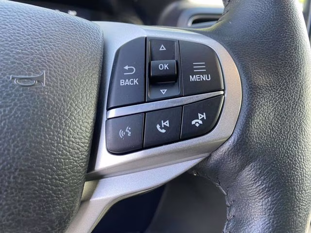 2023 Iconic Silver Metallic Ford Explorer XLT RWD SUV