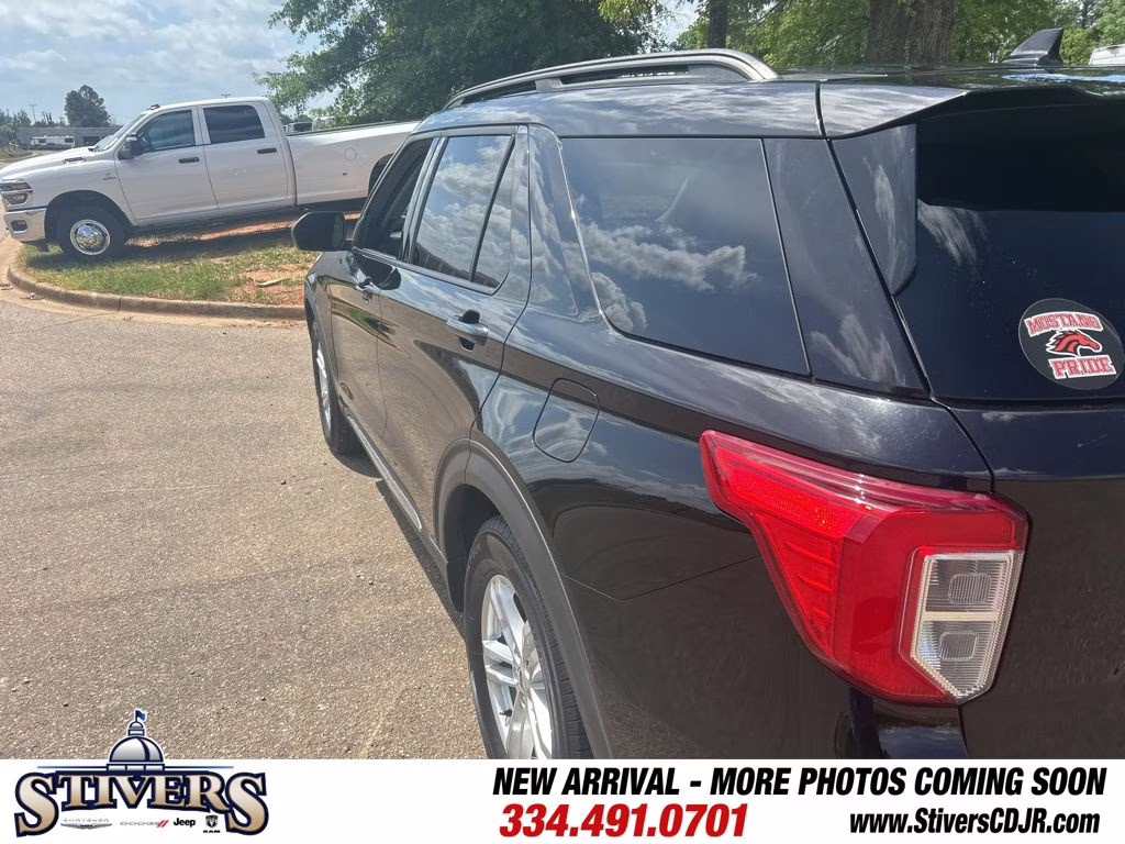 2020 Black Metallic Ford Explorer XLT RWD SUV