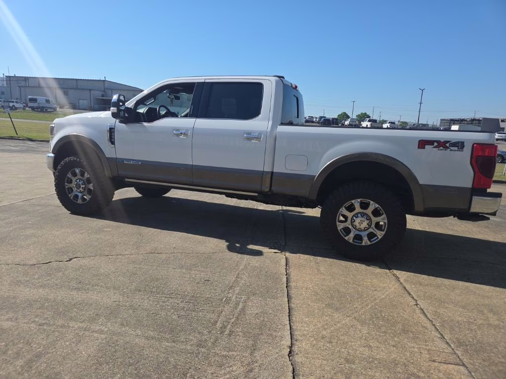2022 Star White Metallic Tri-Coat Ford Super Duty F-250 SRW King Ranch 4X4 Truck