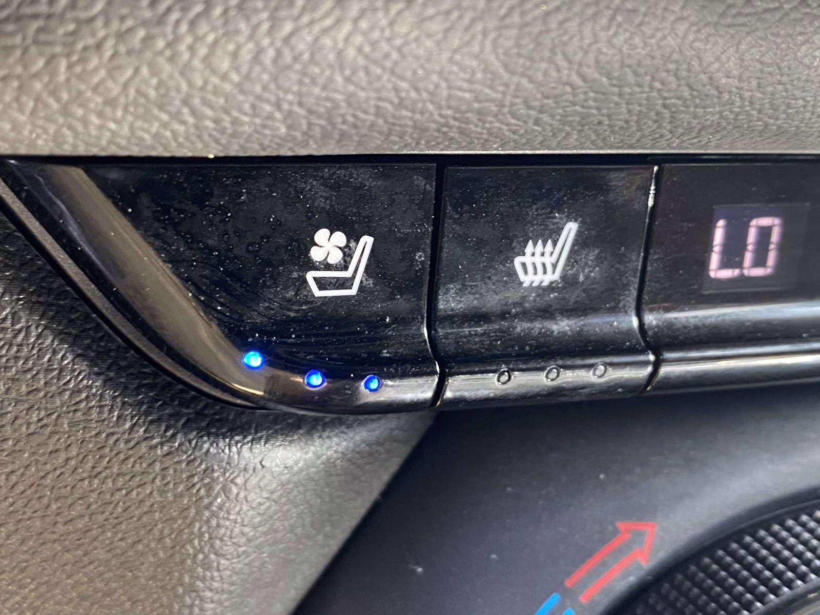 2019 Summit White Chevrolet Blazer Premier AWD SUV