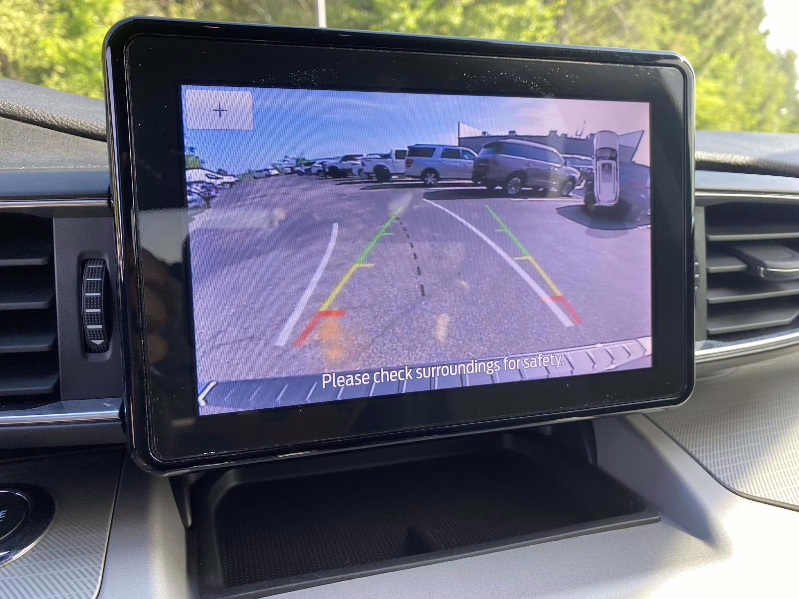 2023 Iconic Silver Metallic Ford Explorer XLT RWD SUV