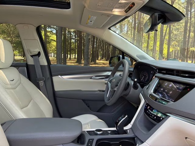 2025 Crystal White Tricoat Cadillac XT5 Premium Luxury FWD SUV