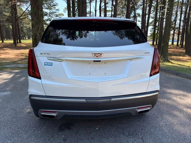 2025 Crystal White Tricoat Cadillac XT5 Premium Luxury FWD SUV