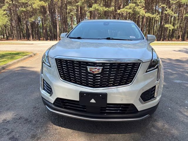 2025 Crystal White Tricoat Cadillac XT5 Premium Luxury FWD SUV