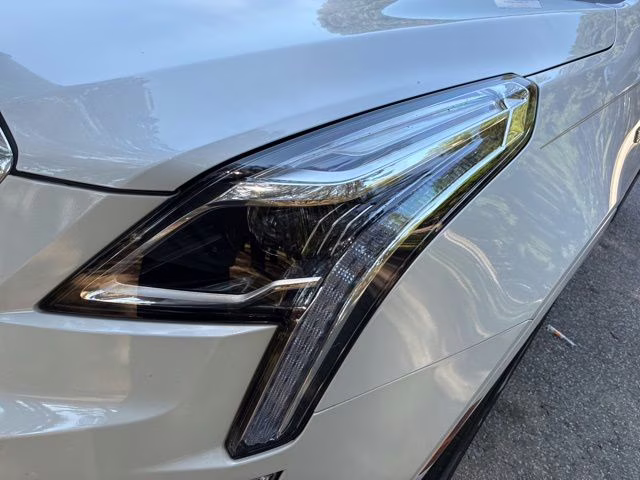 2025 Crystal White Tricoat Cadillac XT5 Premium Luxury FWD SUV