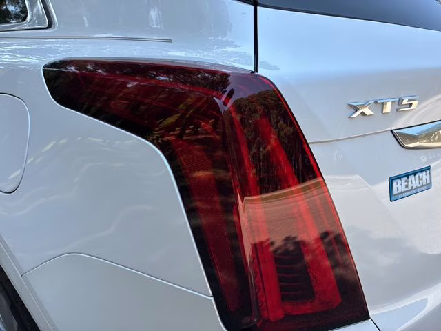2025 Crystal White Tricoat Cadillac XT5 Premium Luxury FWD SUV