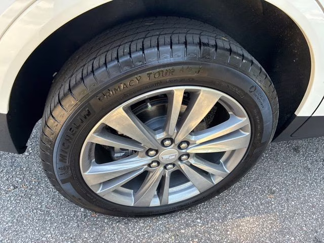 2025 Crystal White Tricoat Cadillac XT5 Premium Luxury FWD SUV