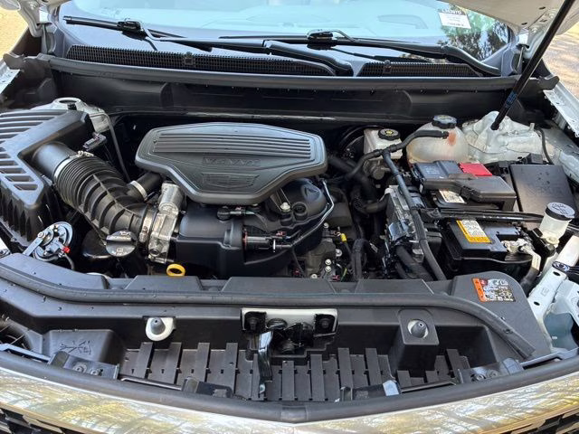 2025 Crystal White Tricoat Cadillac XT5 Premium Luxury FWD SUV