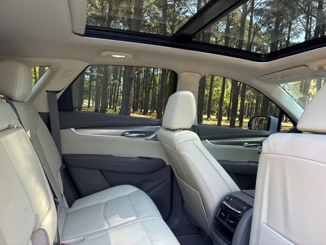 2025 Crystal White Tricoat Cadillac XT5 Premium Luxury FWD SUV