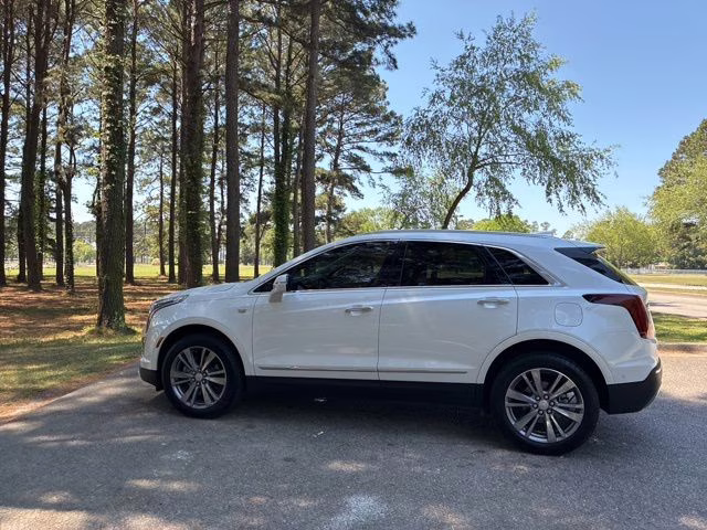 2025 Crystal White Tricoat Cadillac XT5 Premium Luxury FWD SUV
