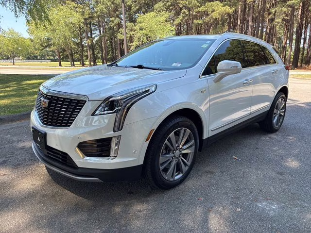 2025 Crystal White Tricoat Cadillac XT5 Premium Luxury FWD SUV