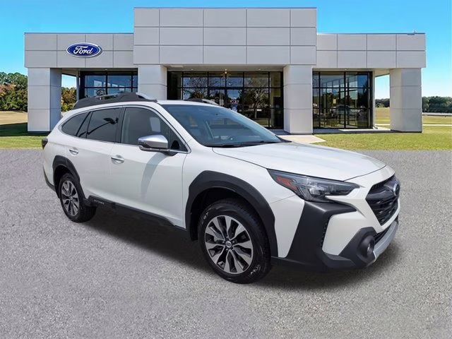 2025 Crystal White Pearl Subaru Outback Touring AWD SUV