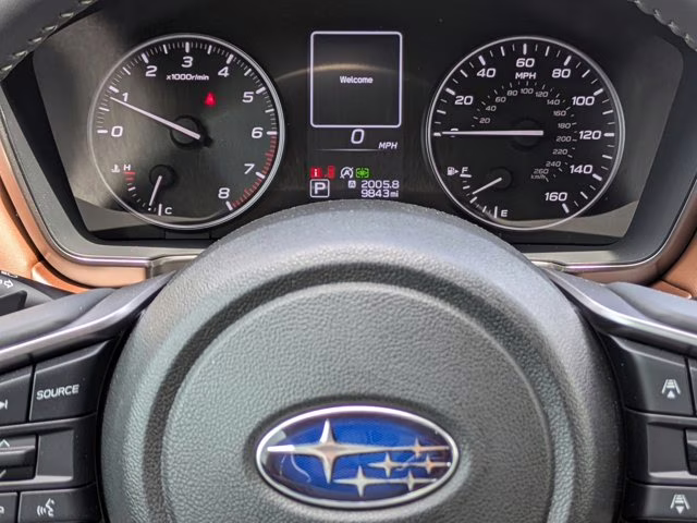 2025 Crystal White Pearl Subaru Outback Touring AWD SUV