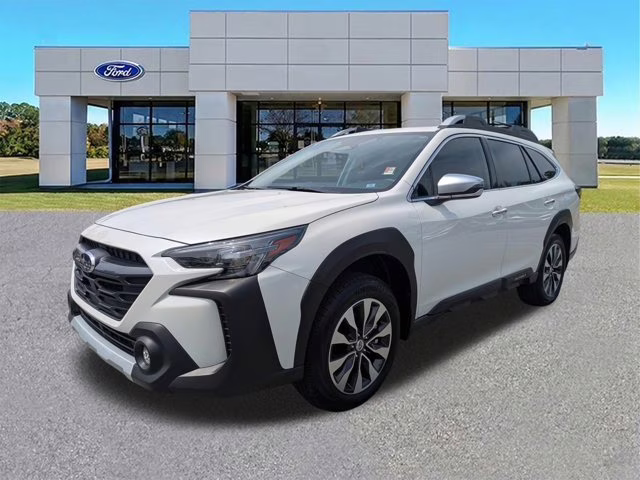 2025 Crystal White Pearl Subaru Outback Touring AWD SUV