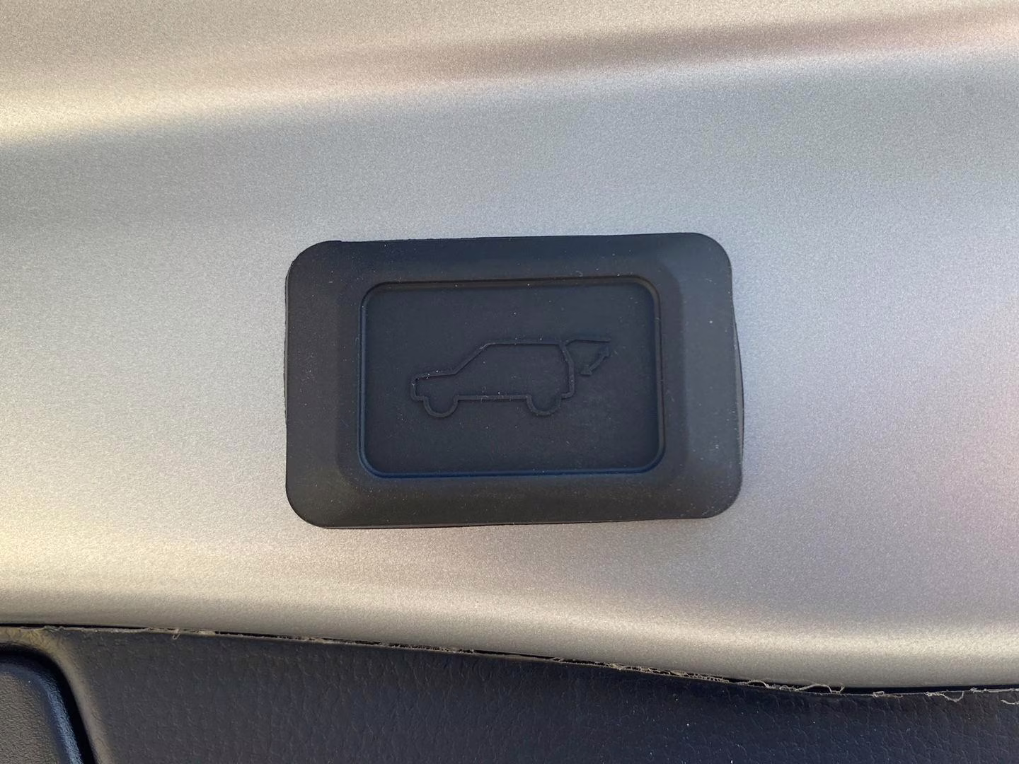 2025 Silver Sky Metallic Toyota RAV4 XLE AWD SUV