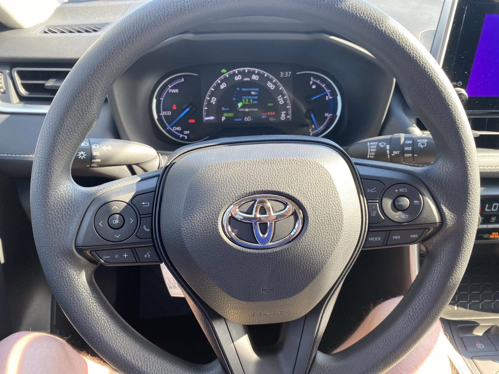 2025 Silver Sky Metallic Toyota RAV4 Hybrid XLE AWD SUV