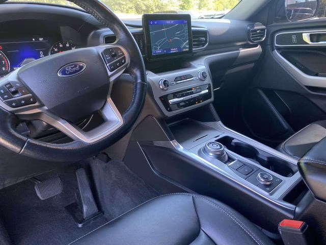 2022 Carbonized Gray Metallic Ford Explorer XLT 4X4 SUV