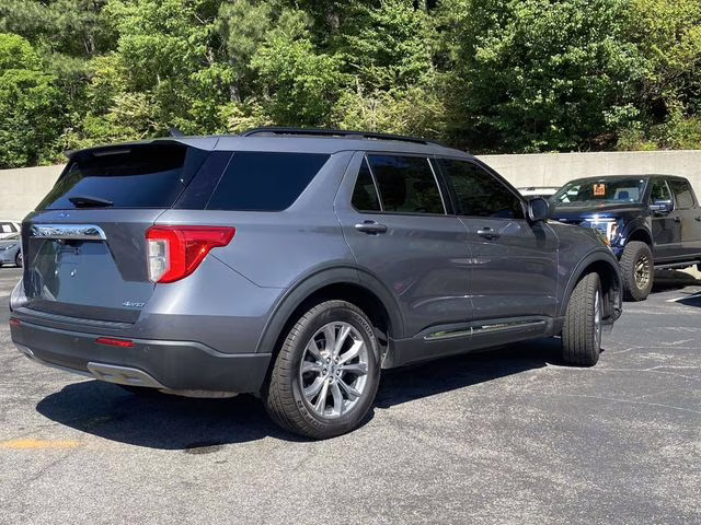2022 Carbonized Gray Metallic Ford Explorer XLT 4X4 SUV