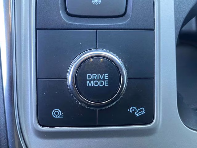 2022 Carbonized Gray Metallic Ford Explorer XLT 4X4 SUV