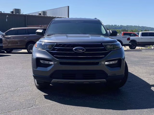2022 Carbonized Gray Metallic Ford Explorer XLT 4X4 SUV