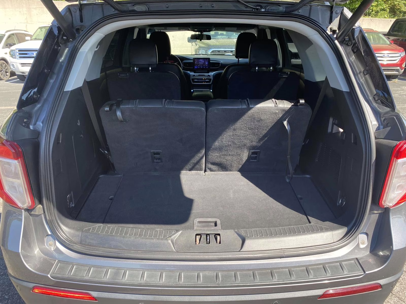 2022 Carbonized Gray Metallic Ford Explorer XLT 4X4 SUV