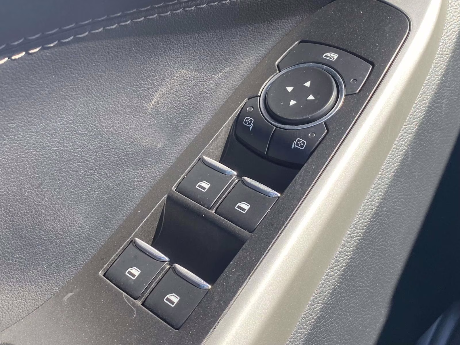 2022 Carbonized Gray Metallic Ford Explorer XLT 4X4 SUV