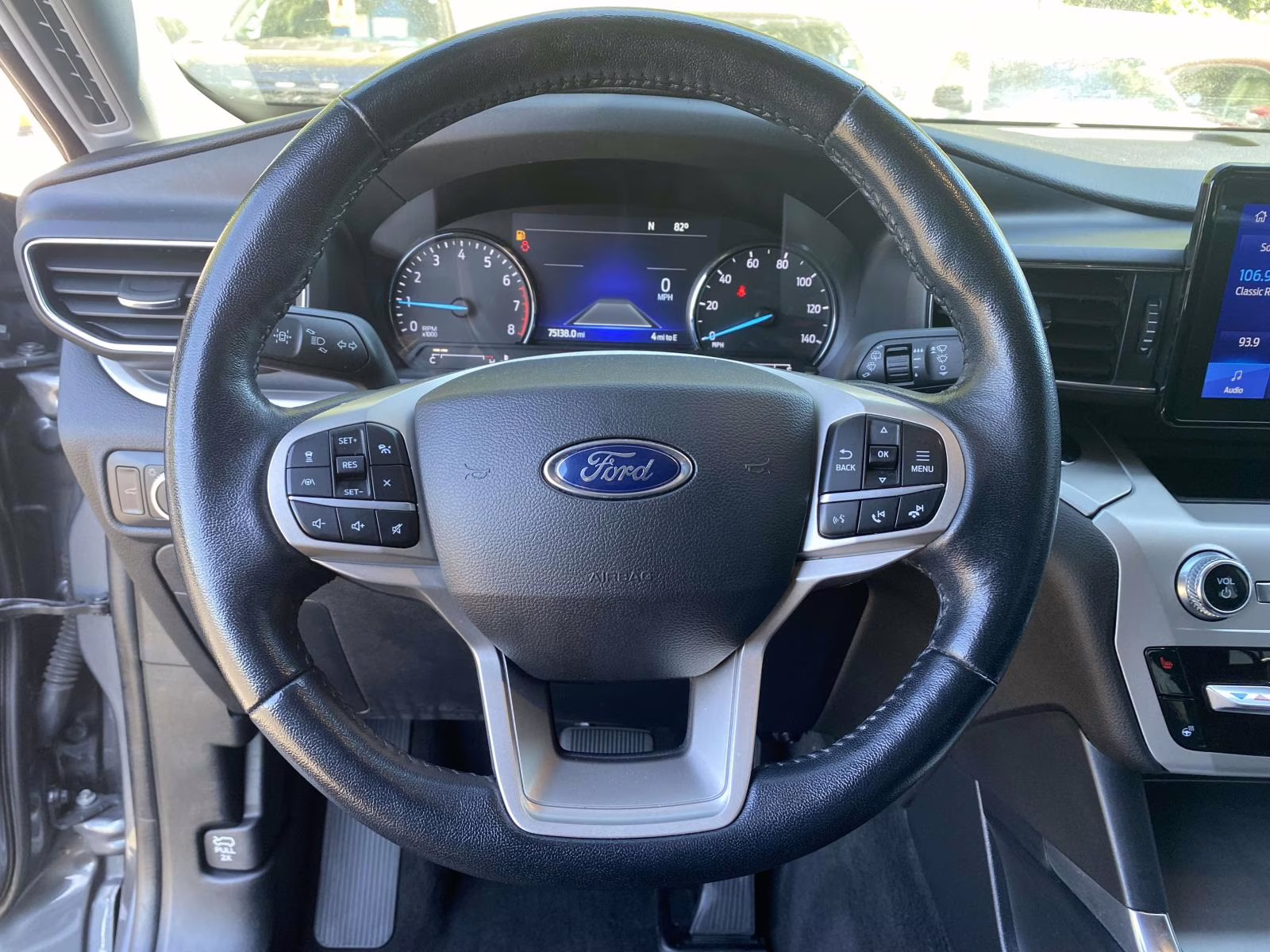 2022 Carbonized Gray Metallic Ford Explorer XLT 4X4 SUV