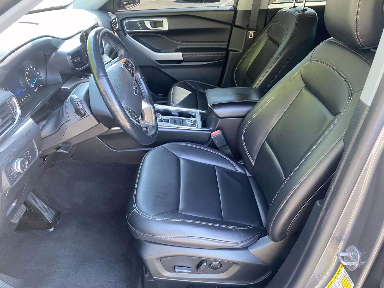 2022 Carbonized Gray Metallic Ford Explorer XLT 4X4 SUV