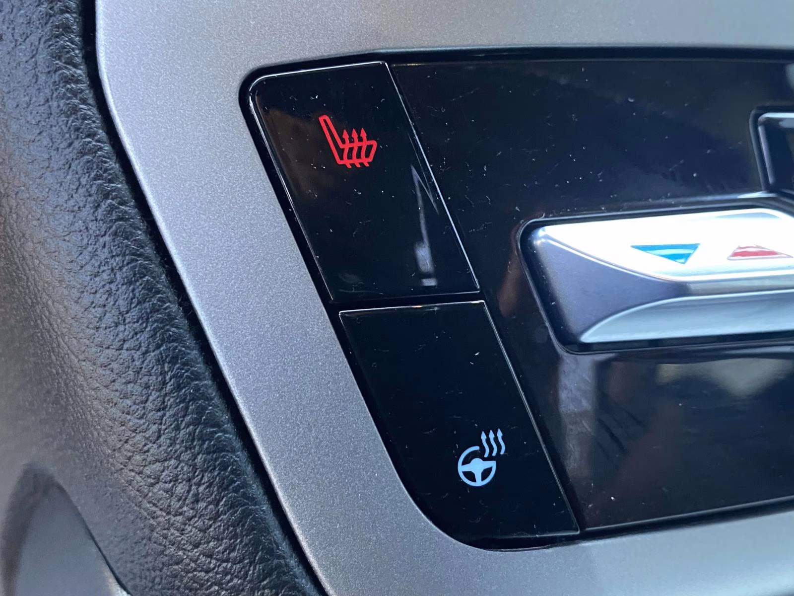 2022 Carbonized Gray Metallic Ford Explorer XLT 4X4 SUV